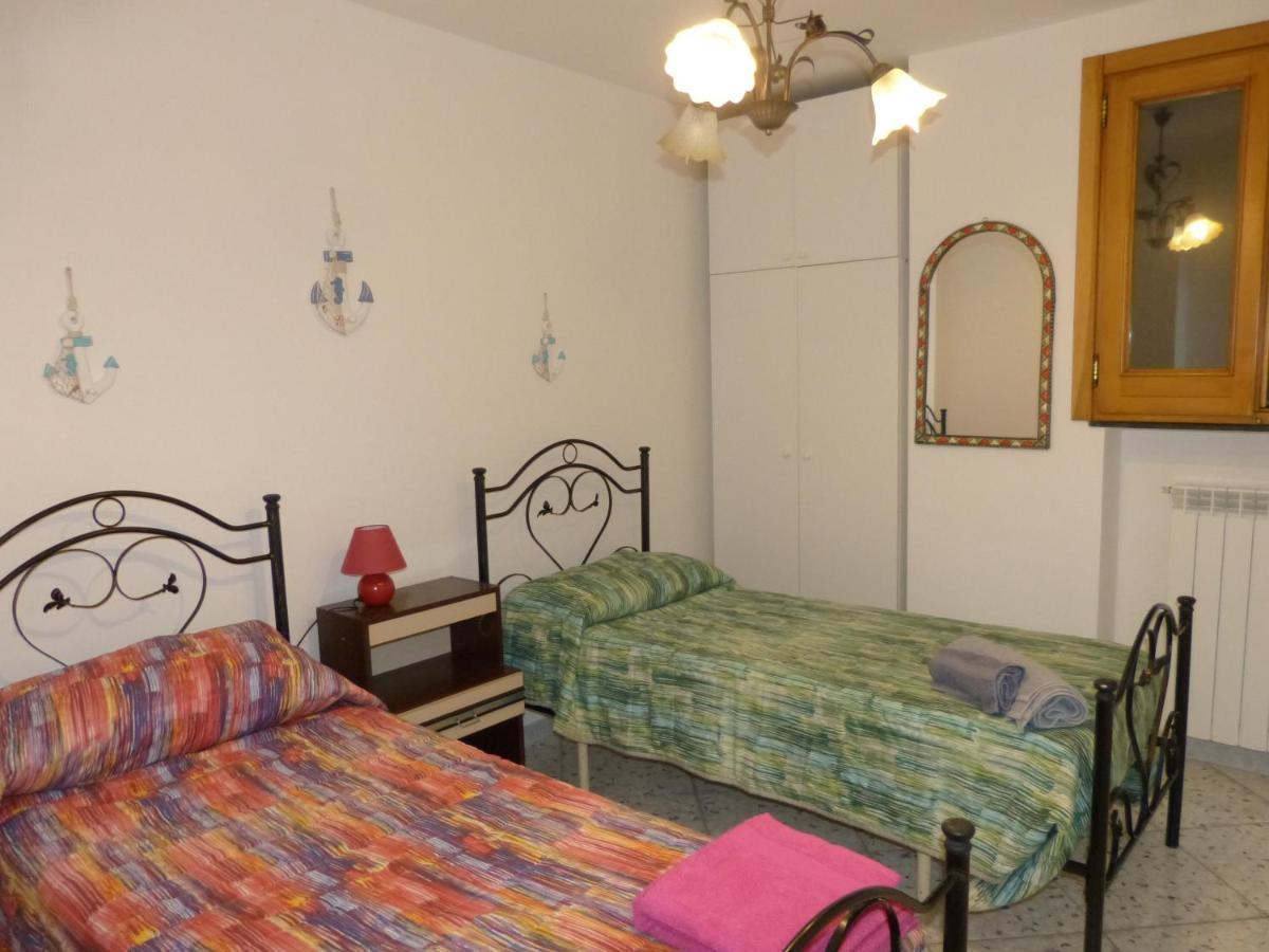 Casa Vacanze Vincenzo E Rosanna Castro  Exterior foto